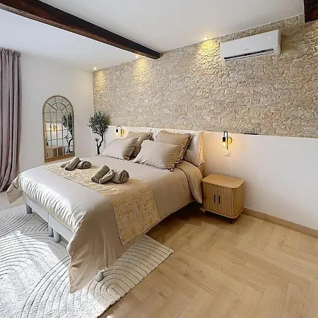 Escapade romantique au Comminges, balnéo 2 places&cinéma privé *