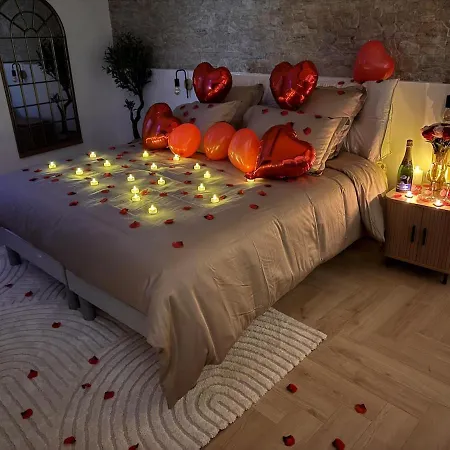 Hébergement de vacances Escapade Romantique Au Comminges, Balnéo 2 Places&cinéma Privé