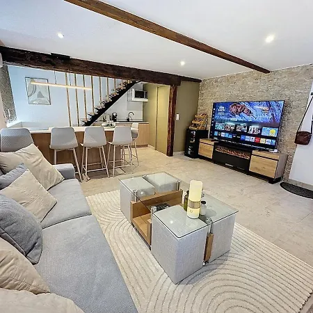 Escapade romantique au Comminges, balnéo 2 places&cinéma privé Сasa de vacaciones Saint-Bertrand-de-Comminges