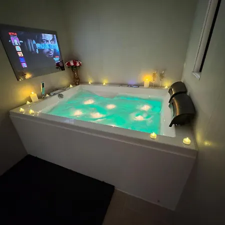 L'elegance Au Comminges - Balneo, Cinema & Confort Saint-Bertrand-de-Comminges