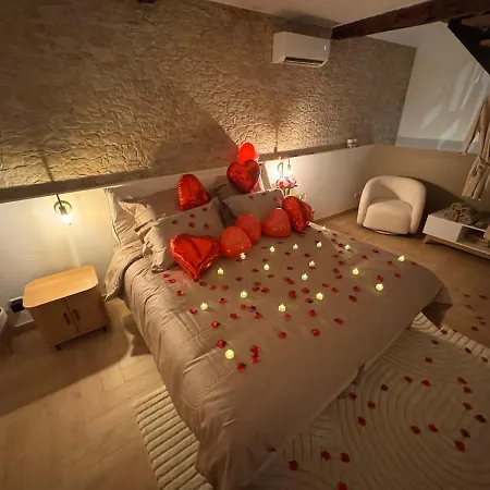 Escapade Romantique Au Comminges, Balneo 2 Places & Cinema Prive 圣贝尔特朗德科曼日