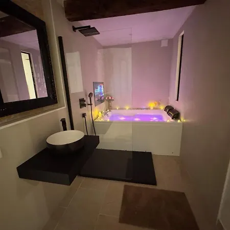 L'elegance Au Comminges - Balneo, Cinema & Confort