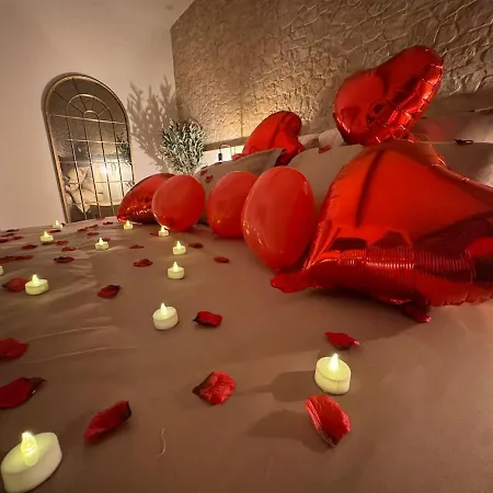 度假居 Escapade Romantique Au Comminges, Balneo 2 Places & Cinema Prive 圣贝尔特朗德科曼日