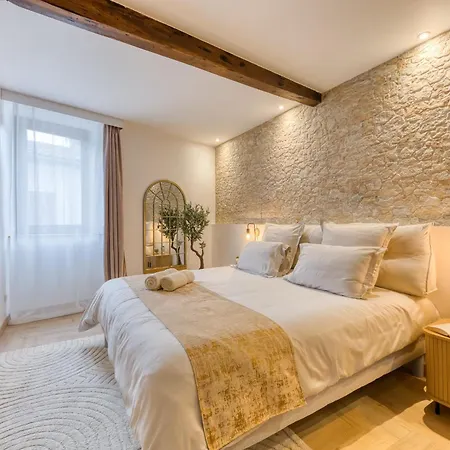 Hébergement de vacances Escapade Romantique Au Comminges, Balnéo 2 Places&cinéma Privé