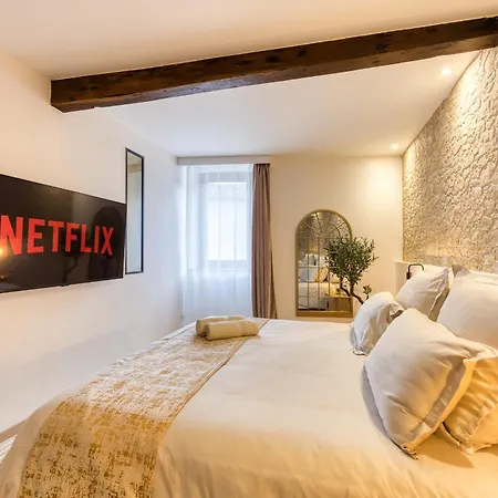 Escapade Romantique Au Comminges, Balnéo 2 Places&cinéma Privé