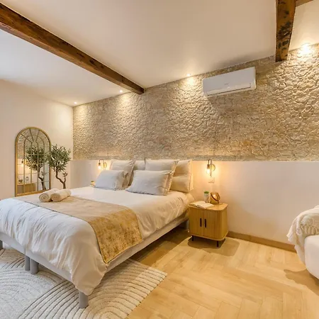 Escapade Romantique Au Comminges, Balnéo 2 Places&cinéma Privé