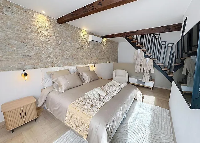 L'elegance Au Comminges - Balneo, Cinema & Confort * Saint-Bertrand-de-Comminges