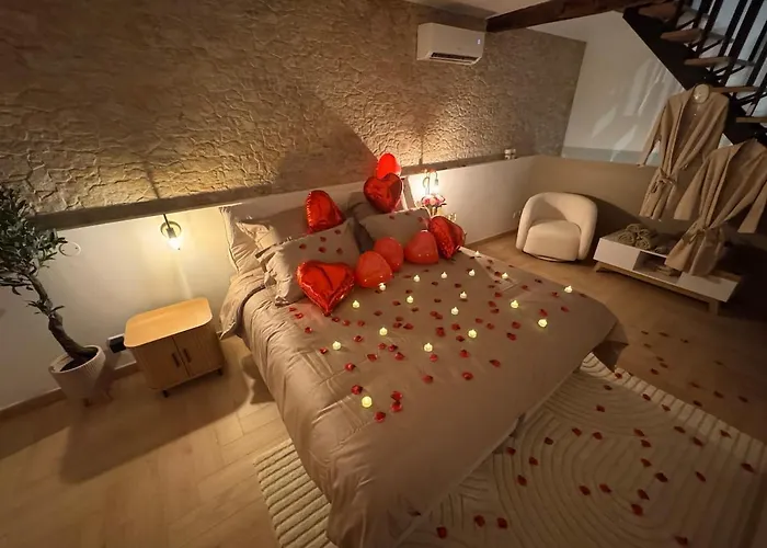 L'elegance Au Comminges - Balneo, Cinema & Confort Saint-Bertrand-de-Comminges