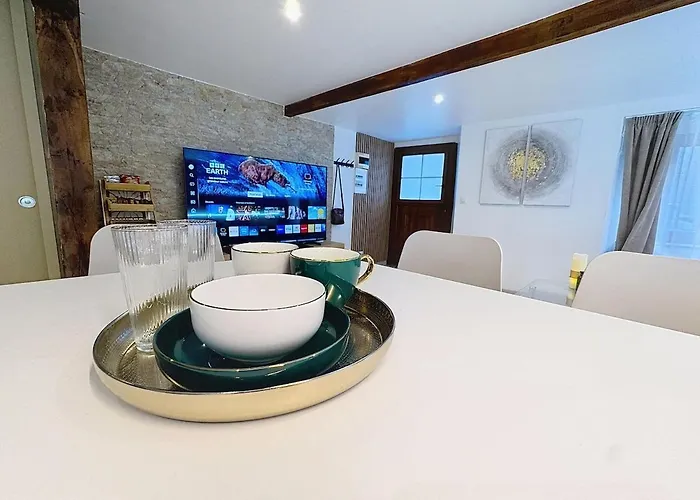 Сasa de vacaciones Escapade romantique au Comminges, balnéo 2 places&cinéma privé